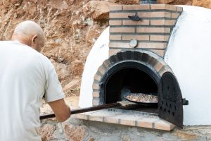 Guida alla normativa per l'installazione di un gazebo in giardino privato